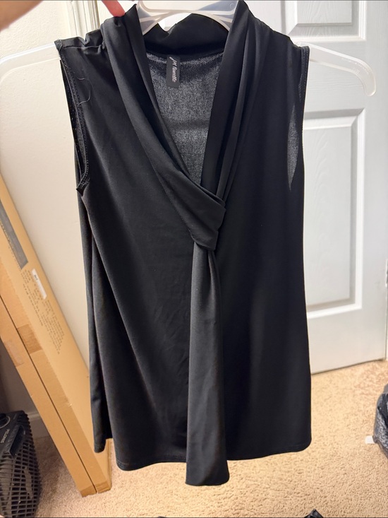 Jm Fleurette Tops - Sleeveless Black Twist-Neck Camisole